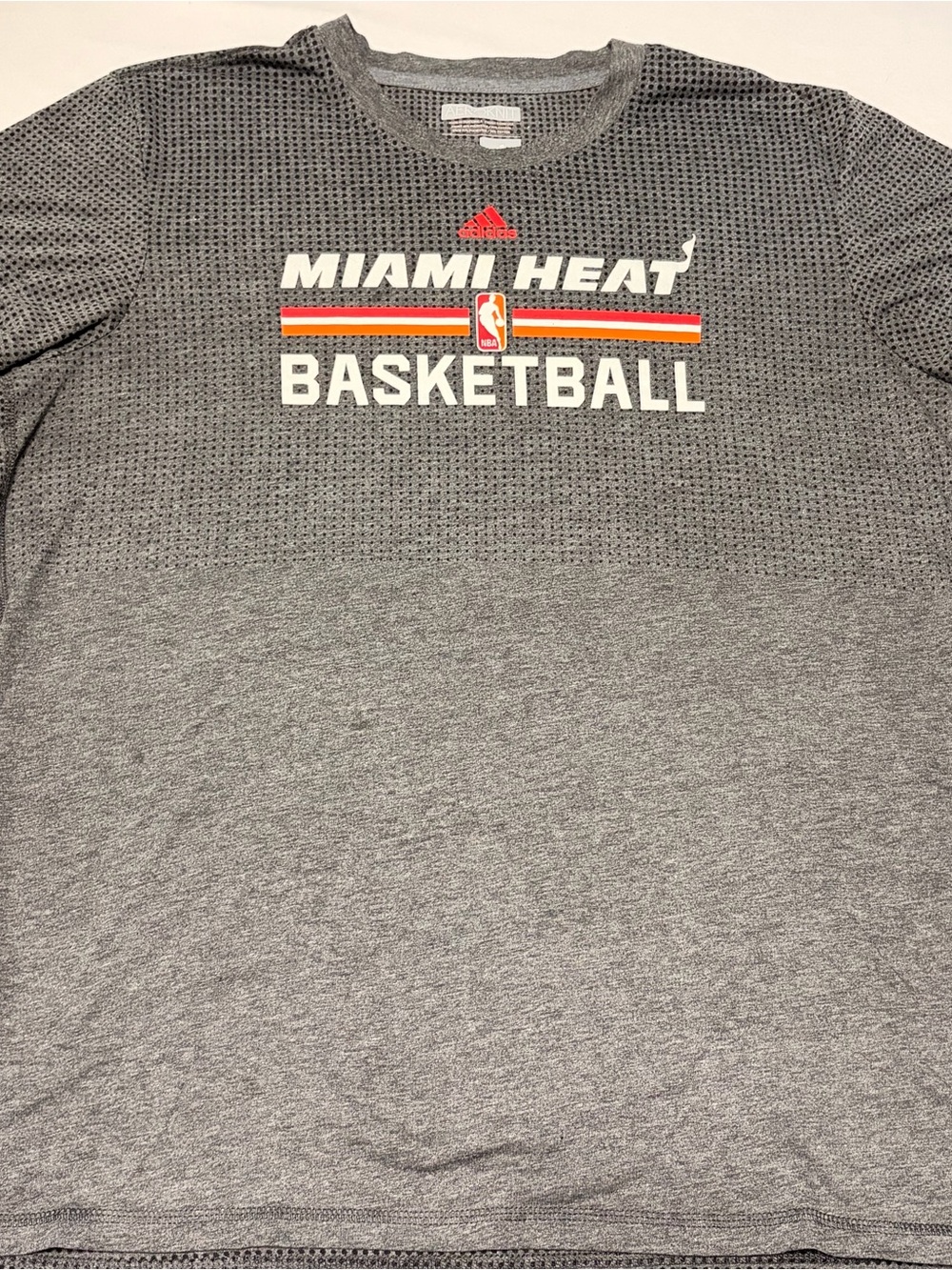 adidas Grey Miami Heat Aeroknit Performance Basketball Men’s t-shirt XL
